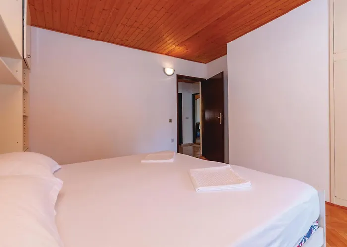 Two-bedroom In Διαμέρισμα Jadrija