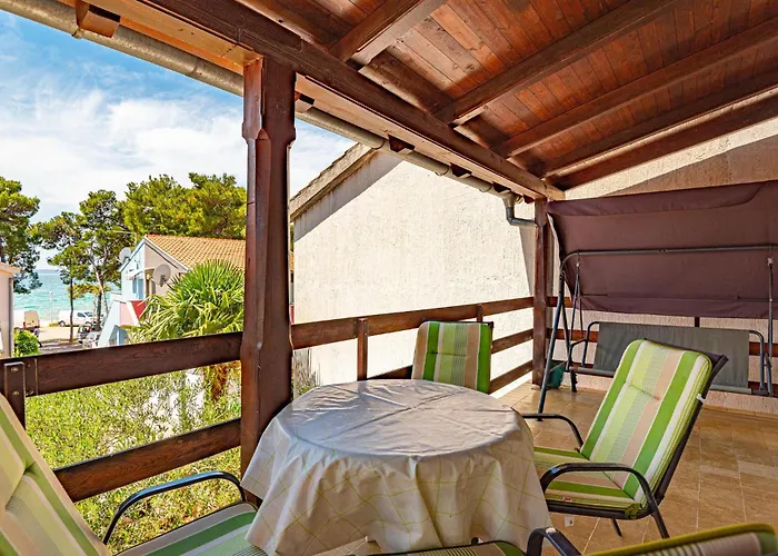 Two-bedroom In Διαμέρισμα *